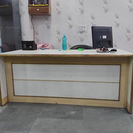 Hotel Shree Ji Greater Noida Zewnętrze zdjęcie