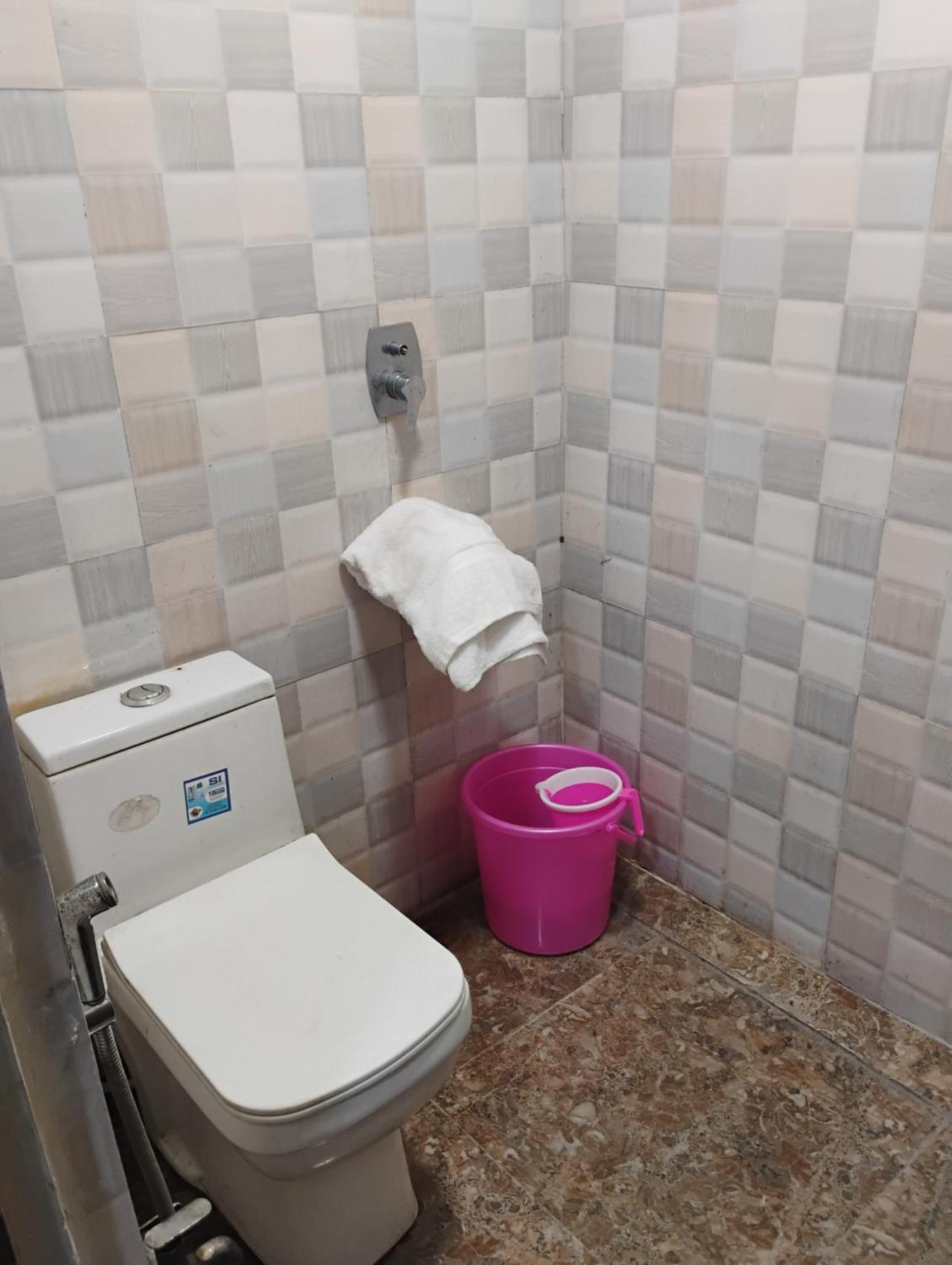 Hotel Shree Ji Greater Noida Zewnętrze zdjęcie